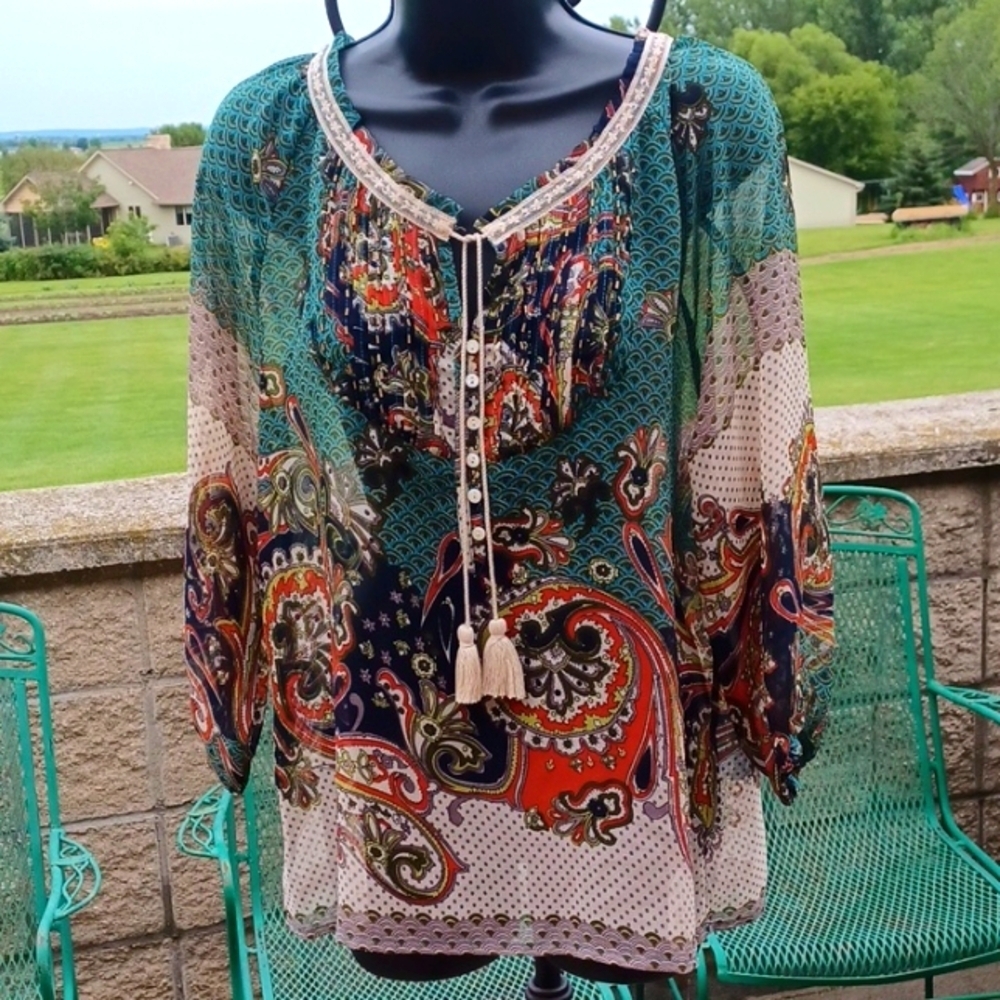 Vanilla Star Green paisley semi-sheer tunic, beaded, 19” PTP, 22” L